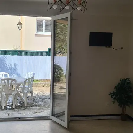 T1 Du En Rdc De Avec Jardin A 5mn Des Plages Et De Toutes Les Commodites *