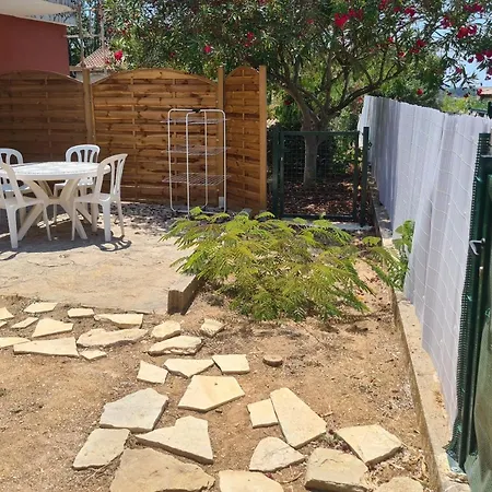 T1 Du En Rdc De Avec Jardin A 5mn Des Plages Et De Toutes Les Commodites Holiday home *