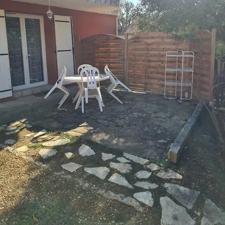 Holiday home T1 Du En Rdc De Avec Jardin A 5mn Des Plages Et De Toutes Les Commodites Six-Fours-les-Plages