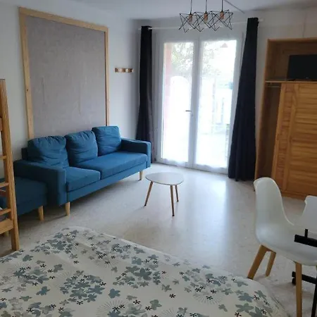 Holiday home T1 Du En Rdc De Avec Jardin A 5mn Des Plages Et De Toutes Les Commodites Six-Fours-les-Plages